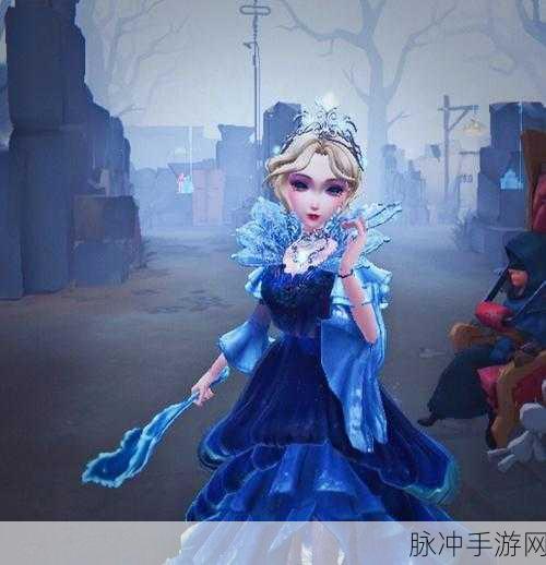 第五人格，斯嘉丽与夜潮，哪款皮肤更值得入手？