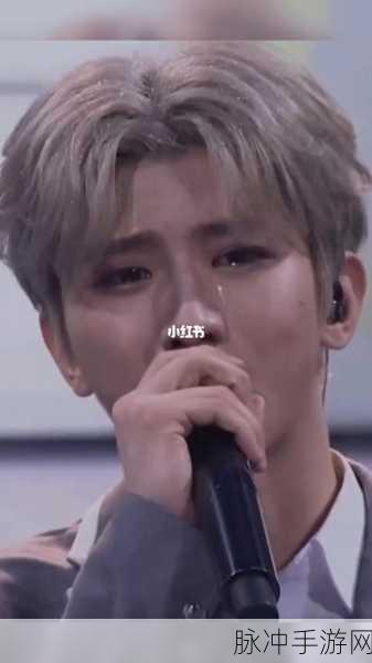 坤坤塞进桃了流牛奶：坤坤勇闯桃园，牛奶流淌情满怀。