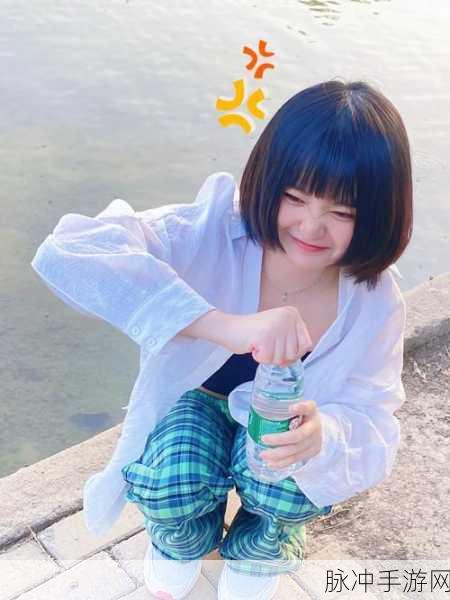 水蛇姐开瓶盖吸烟的绝活：水蛇姐的开瓶盖技巧：一门独特的烟民艺术表演