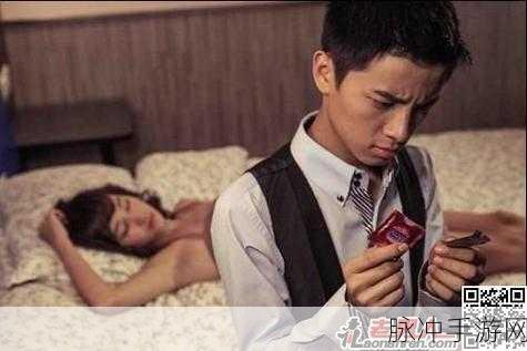 网站床戏：激情四溢的床上戏：探索亲密关系的新境界