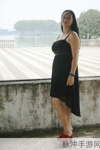 中国老妇熟女：中国熟女魅力绽放：优雅智慧与人生风采的完美结合