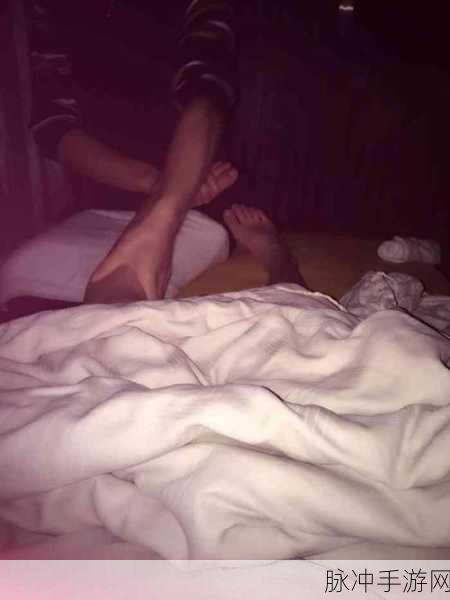 在床上打牌不盖被子:床上一边打牌一边享受自由,不盖被子更舒适