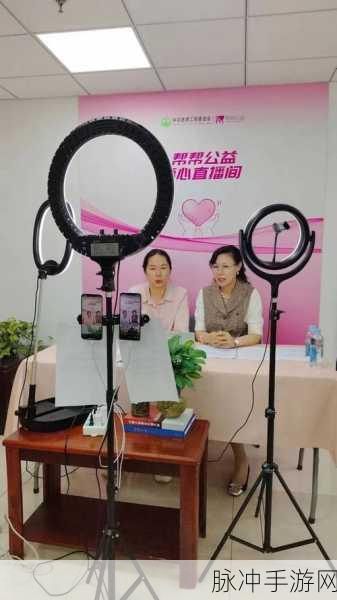 男女靠坤坤：男女相依，携手共进，共筑幸福生活的新篇章。