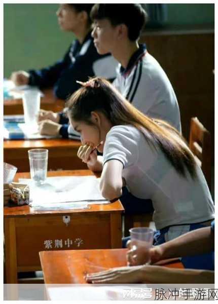 夏季校服透光现象引发热议：夏季校服透光现象引发广泛讨论，家长学生各有看法